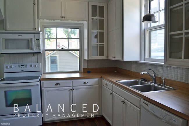 Foto del edificio - 2 br, 1.5 bath House - 1155 SW College Ave