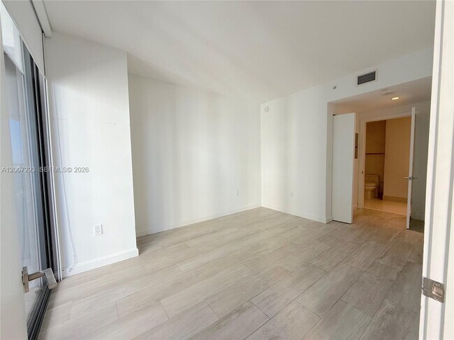 Foto del edificio - 55 SW 9th St