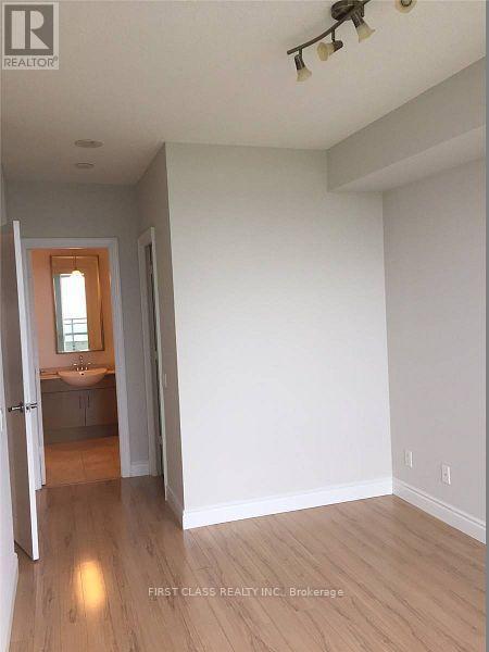 Photo du bâtiment - 60 Byng Ave