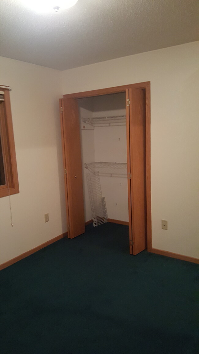 Building Photo - 3942 Meadow Brook ct