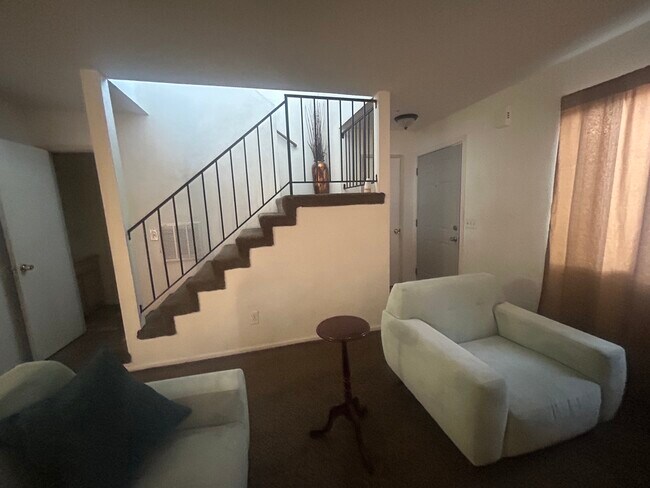 Foto del edificio - 1223 Helix St