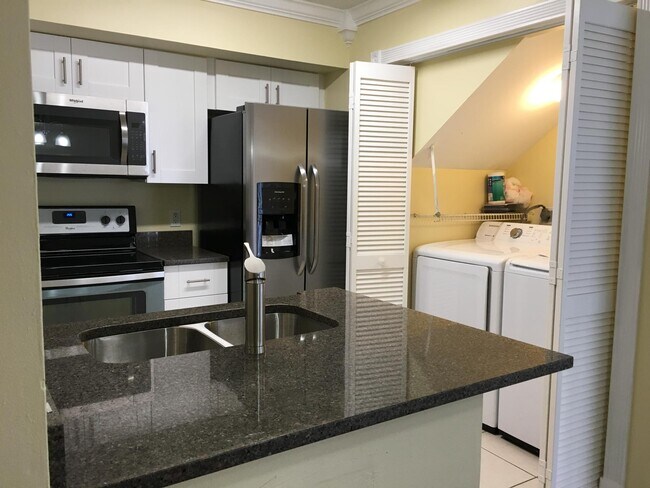 Foto del edificio - 12154 Saint Andrews Pl