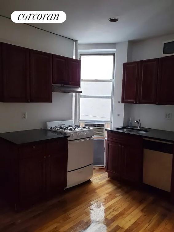 Foto del edificio - 208 E 7th St