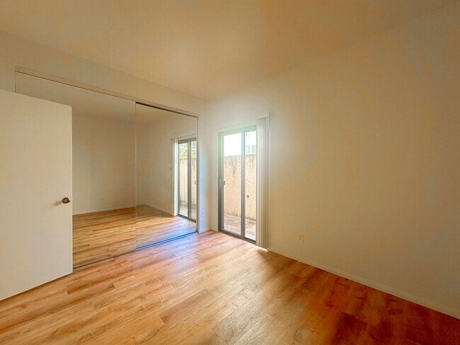 Foto del edificio - Awesome condo next to North Park Community...