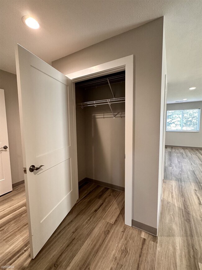 Building Photo - 3 br, 2 bath Duplex - 1220 North Coach Drive