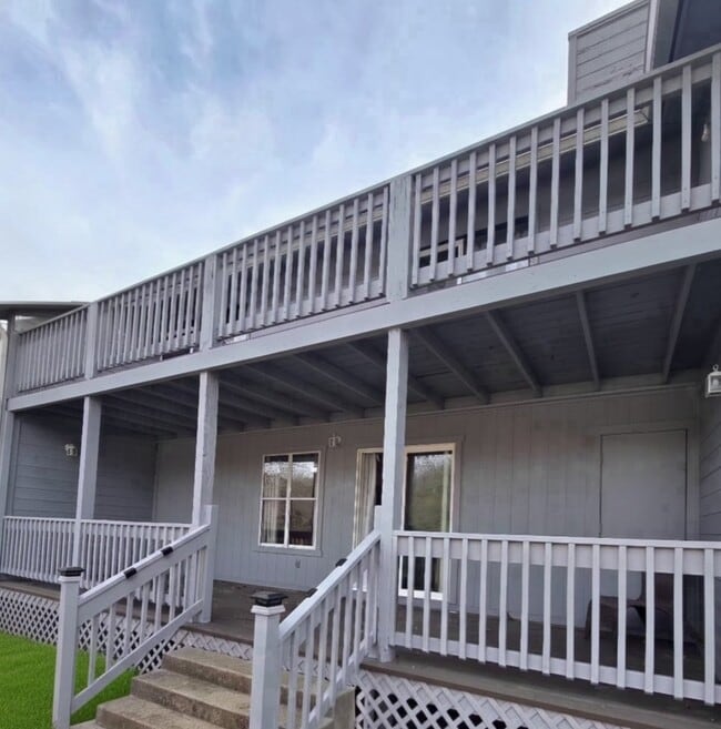 Foto del edificio - 10 Hilltop Dr
