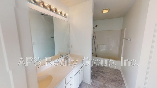 Building Photo - 1148 Academic Dr