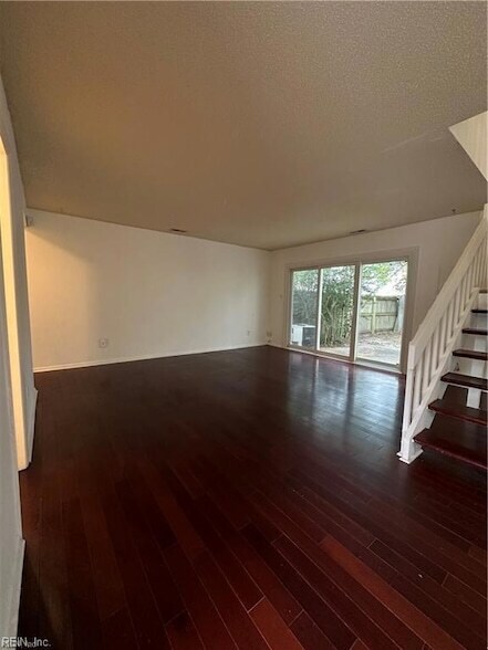 Building Photo - 819 Dryden St