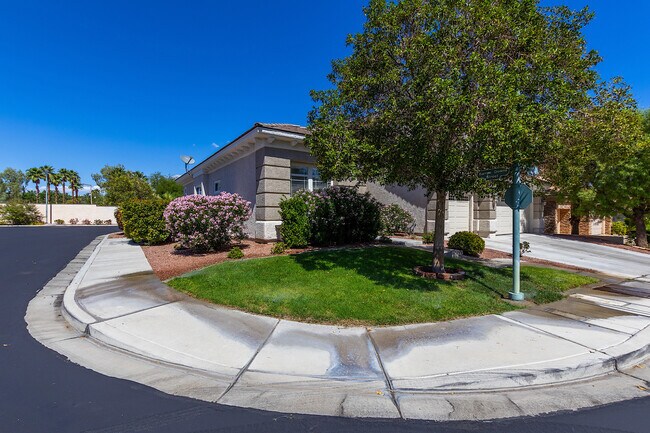 Building Photo - 10788 Rivendell Ave
