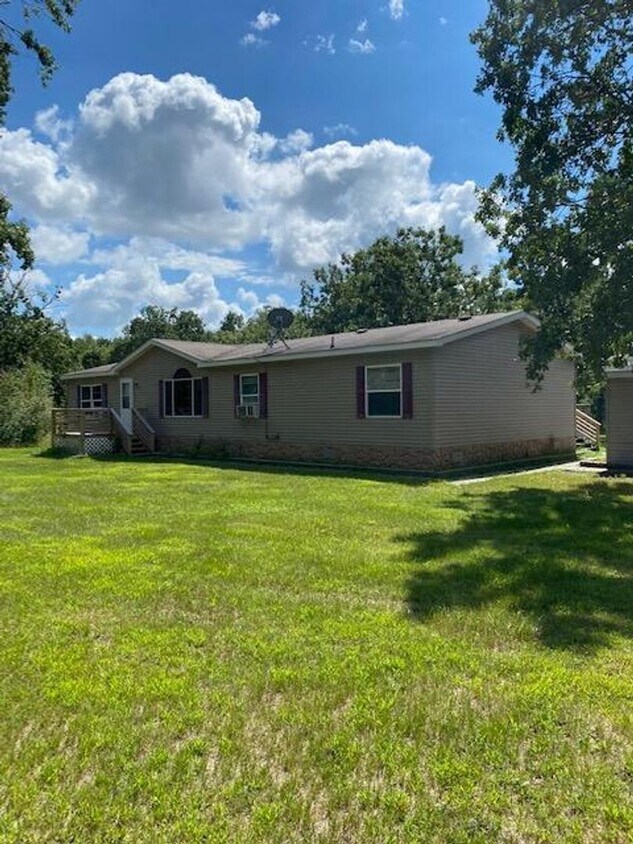 Primary Photo - 3 Bedrooms, 2 Bathrooms Single Family Home...