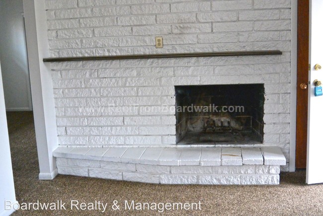 Building Photo - 1768 S 400 E
