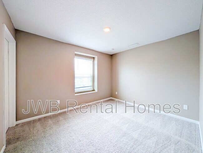 Foto del edificio - 9868 Fiddleback Ln