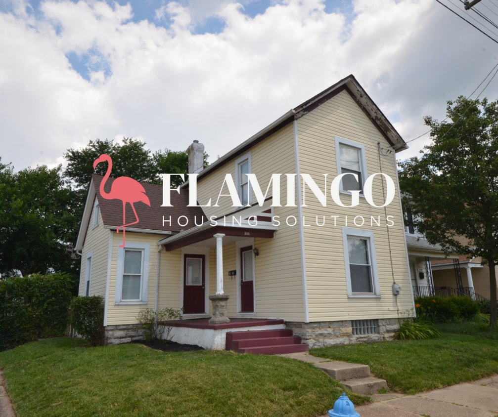 Primary Photo - 3101 E 5th St