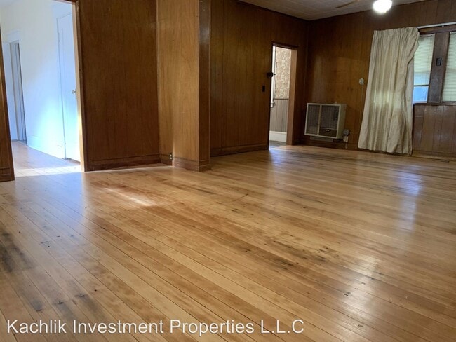 Building Photo - 3615 SE Milwaukie Ave