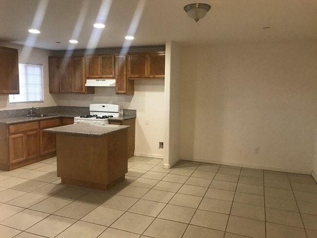 Foto del edificio - 620 Central Ave