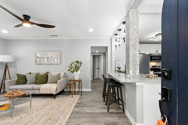 Foto del edificio - 2039 Dellwood Ave