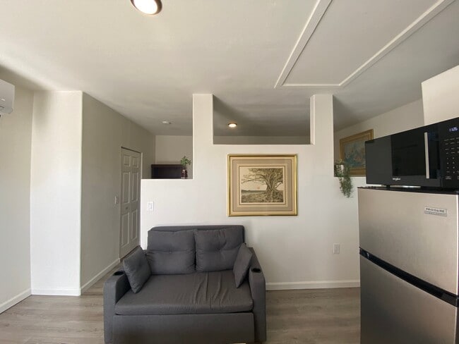 Building Photo - 13130 Ridgedale Dr