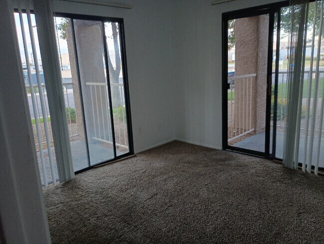 Foto del edificio - 5757 W Eugie Ave