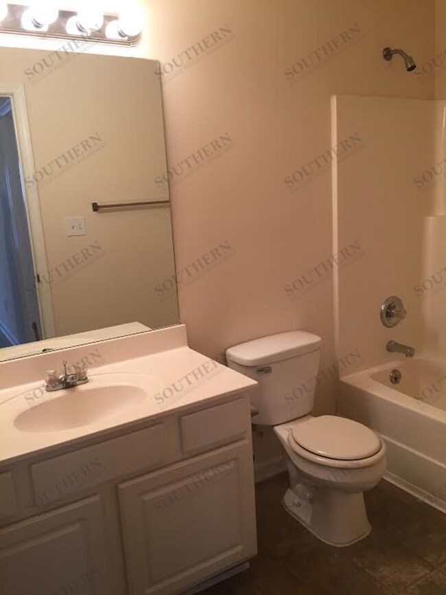 Building Photo - 3930 Banyan Ct