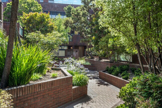 Entry to Unit 23 - 170 Pacific Ave