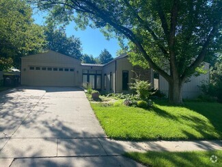 Building Photo - 336 MacBride Rd