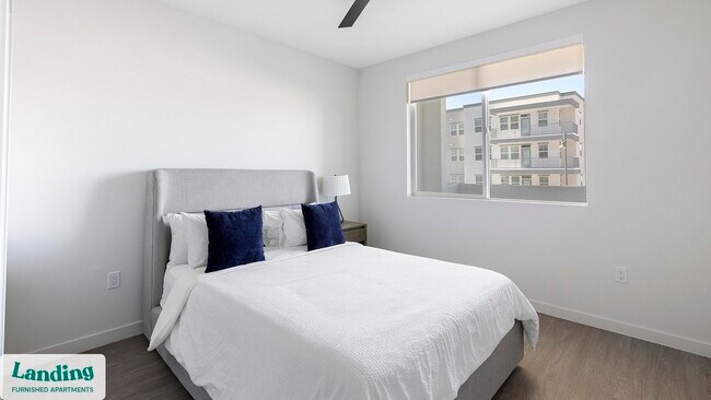 Foto del edificio - 9235 W Russell Rd
