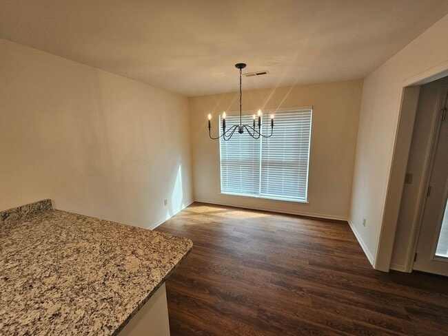 Building Photo - Newly remodeled home in East Fayetteville