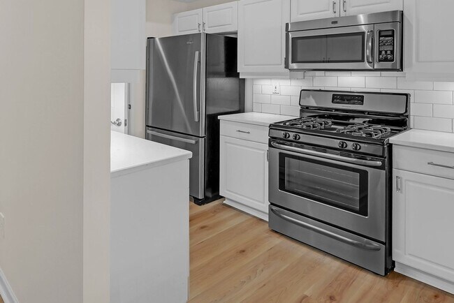 Building Photo - Gated Community In The Heart of Buckhead.