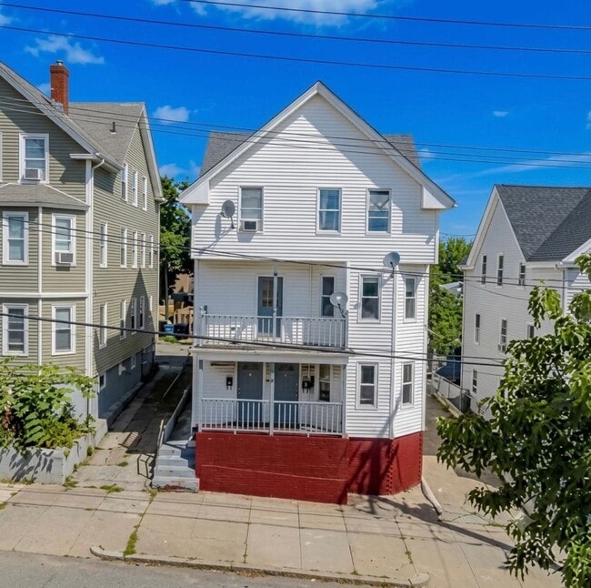 Building Photo - 175 Amherst St