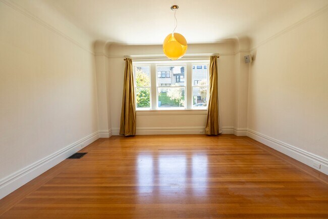 Foto del edificio - 2672 Union St