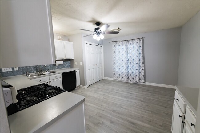 Foto del edificio - 18306 Campbellford Dr