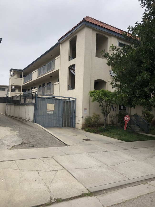 Building Photo - 8733 Ramsgate Ave