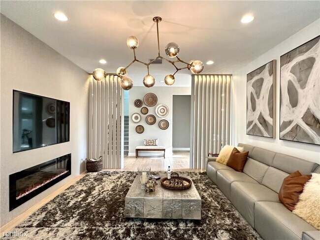 Foto del edificio - 5 br, 5 bath House - 8579 Apple Falls Ln