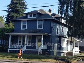 Building Photo - 7506 E Burnside St