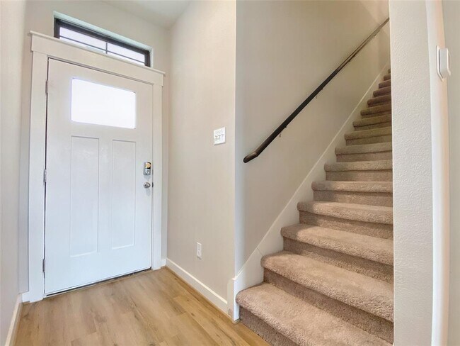 Building Photo - 465 Fieldwood Dr