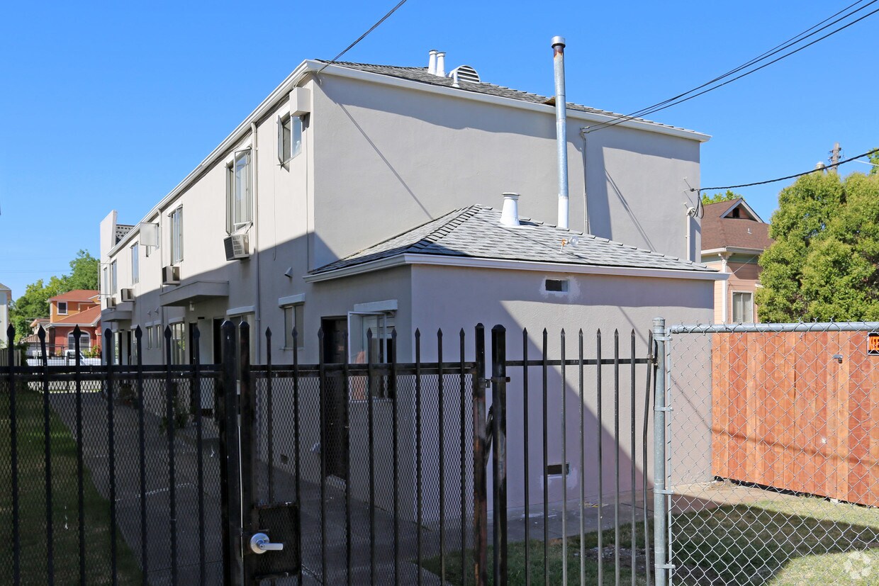 Building Photo - 2715 S St