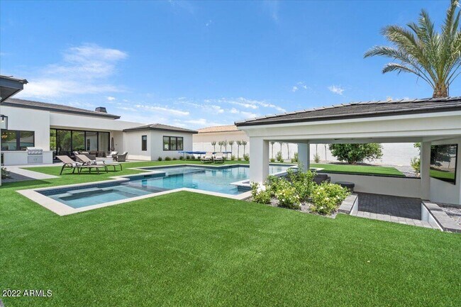 Foto del edificio - 1749 N Lemon