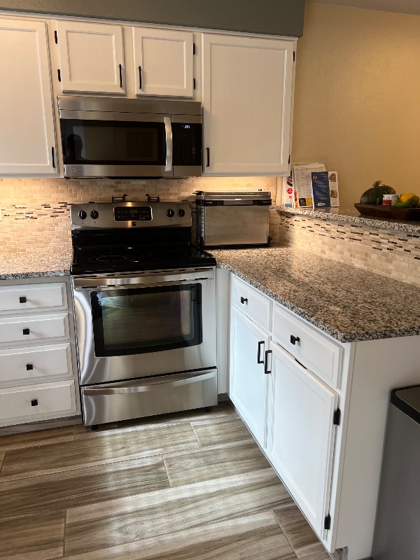 Building Photo - 8743 W Cornell Ave