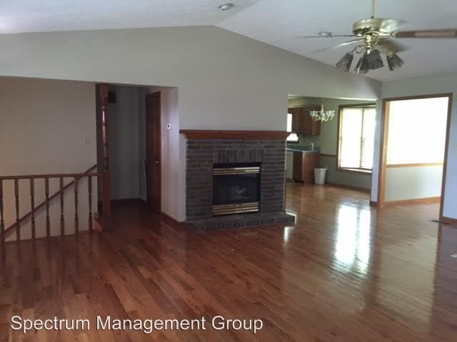 Building Photo - 941 Foxglove Ln