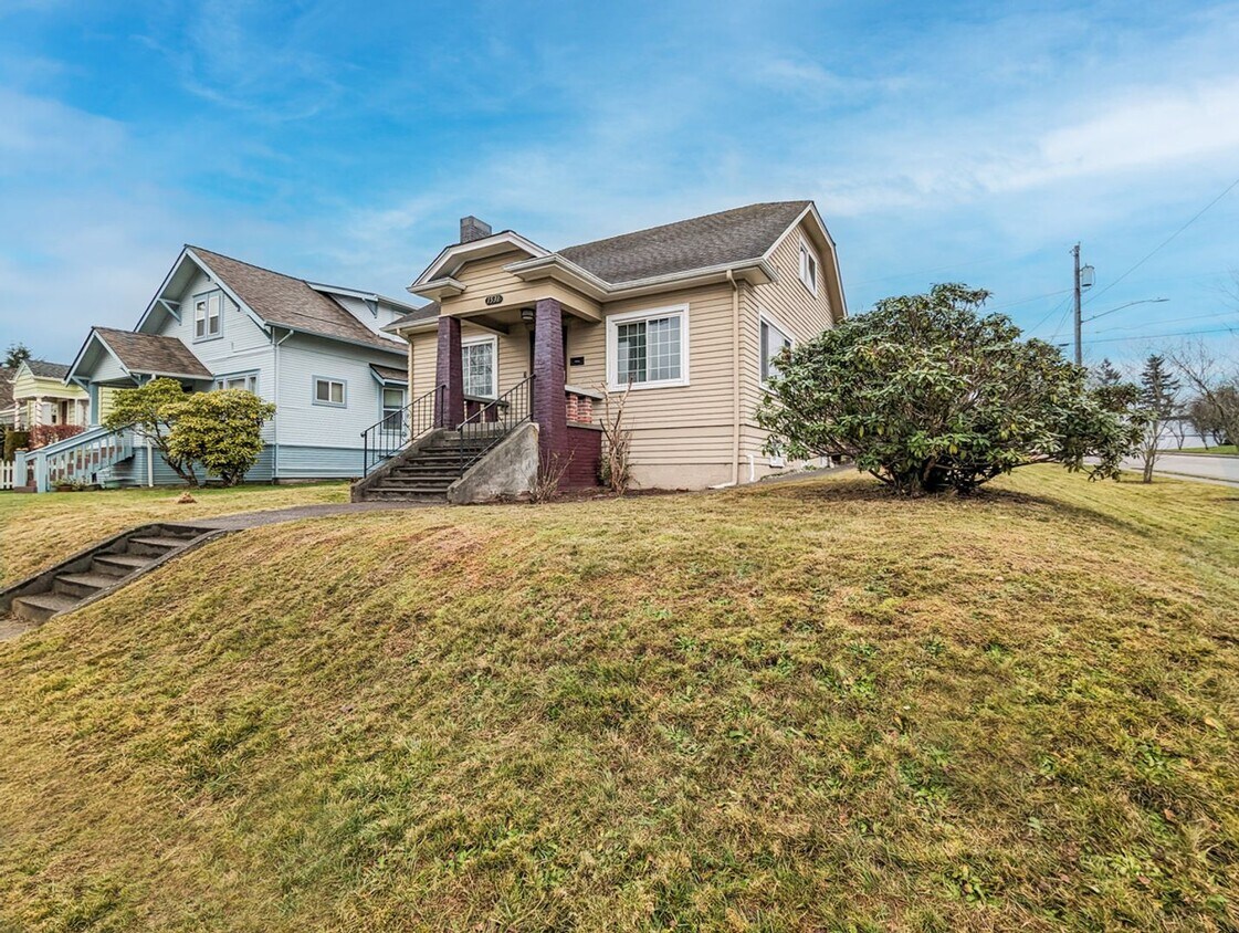 1531 Virginia Ave, Everett, WA 98201 House Rental in Everett, WA