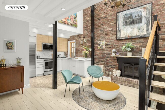 Building Photo - 405 W 44th St