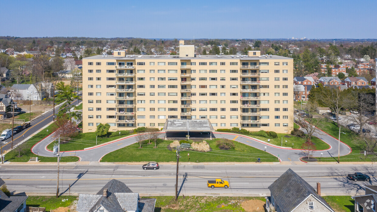 Building Photo - Park Towers West