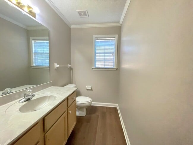 Foto del edificio - MOVE IN TODAY!