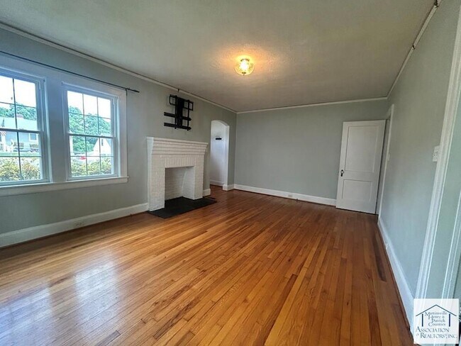 Foto del edificio - 1118 Oakgrove Ave