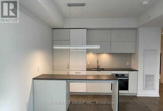 Building Photo - 20 Richardson St