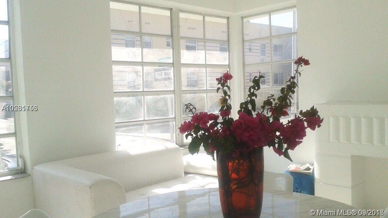 Foto principal - 801 SW 8th St