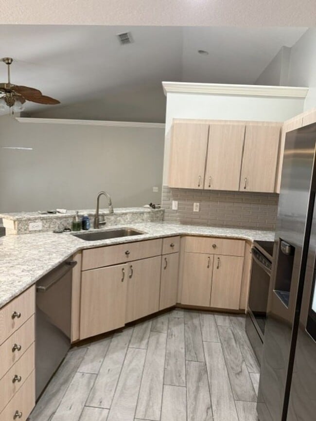 Building Photo - Well maintained home in Silver Oaks! Great location!