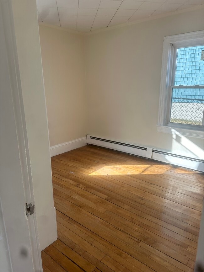 Building Photo - 66 Swift St