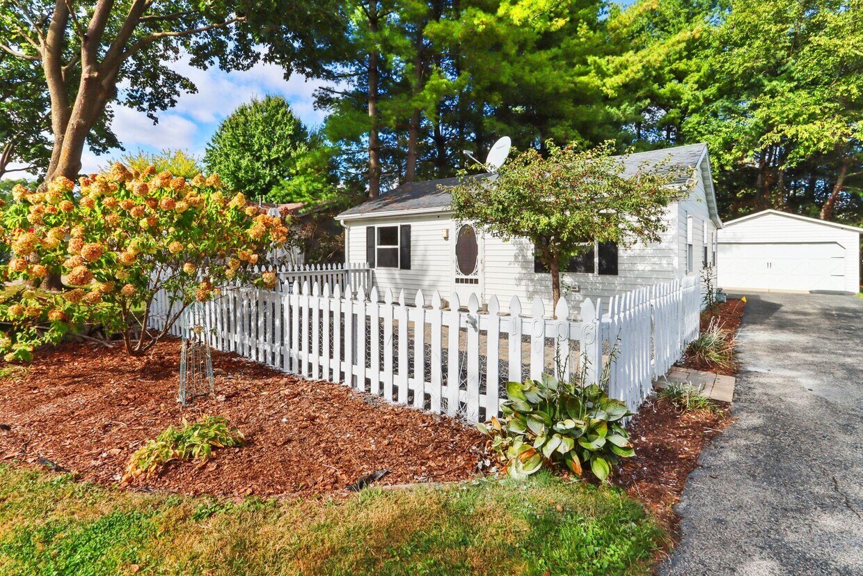 Primary Photo - 1006 Bailey Rd