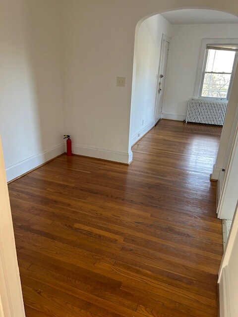 Comedor - 767 52nd St